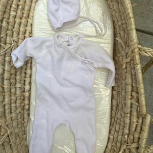 Bee and dee boys footie 6 months